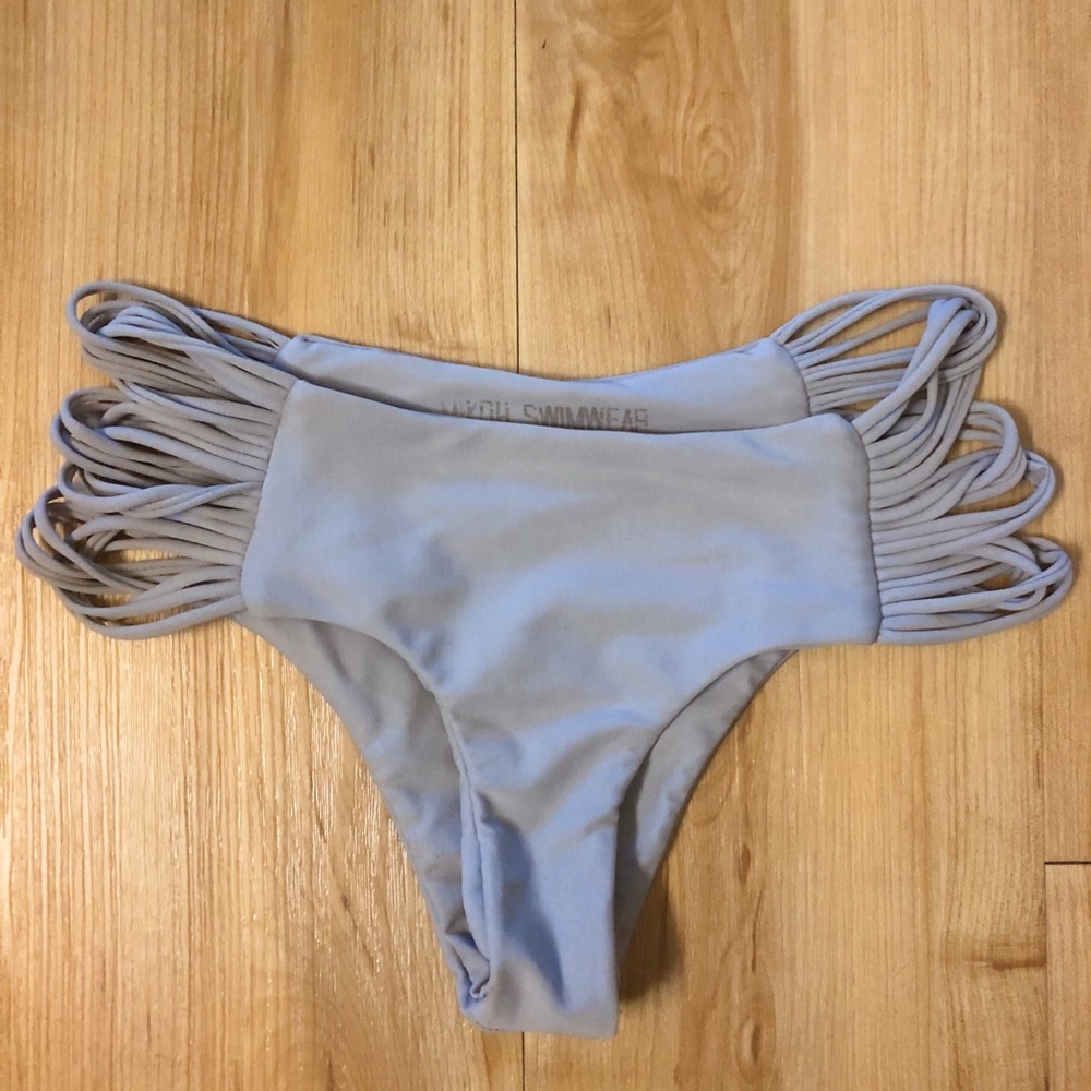 Mikoh gray / stone bottoms
